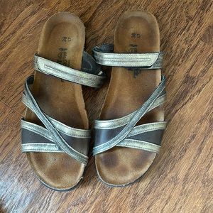 Nail gold metallic walking shoes